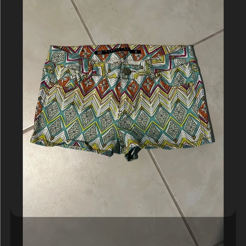 Tinseltown juniors Sz 9 colorful shorts 1291